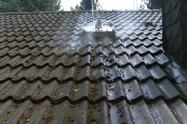 Travaux Démoussage et nettoyage  de toiture à Champs-sur-Marne (77420) en Seine-et-Marne (77)